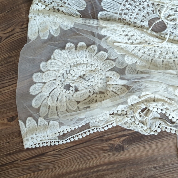 H&M shawl kimono in white - Picture 3 of 5